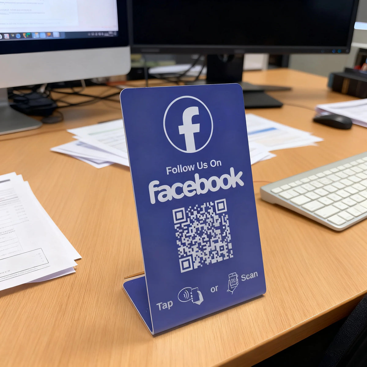 Nfc 215 Programmable QR Code Google Review Card NFC Station Table NFC Google Reviews Display Bending Card Standing Brand Bracket